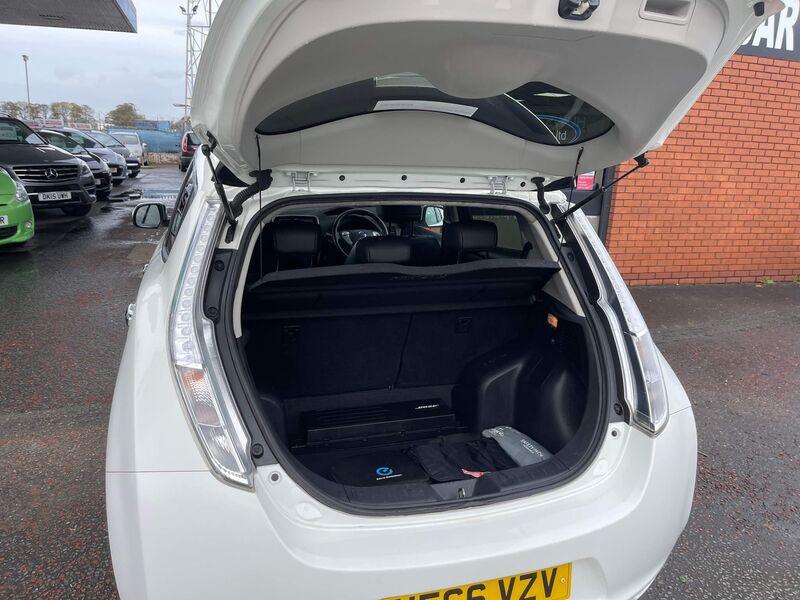 NISSAN LEAF