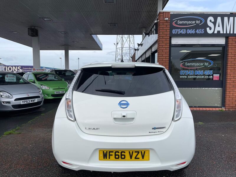 NISSAN LEAF