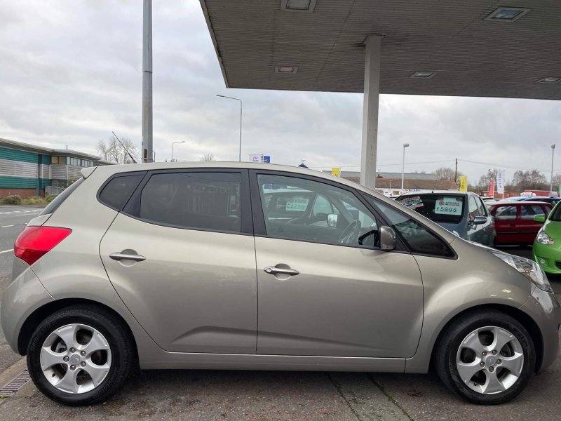 KIA VENGA