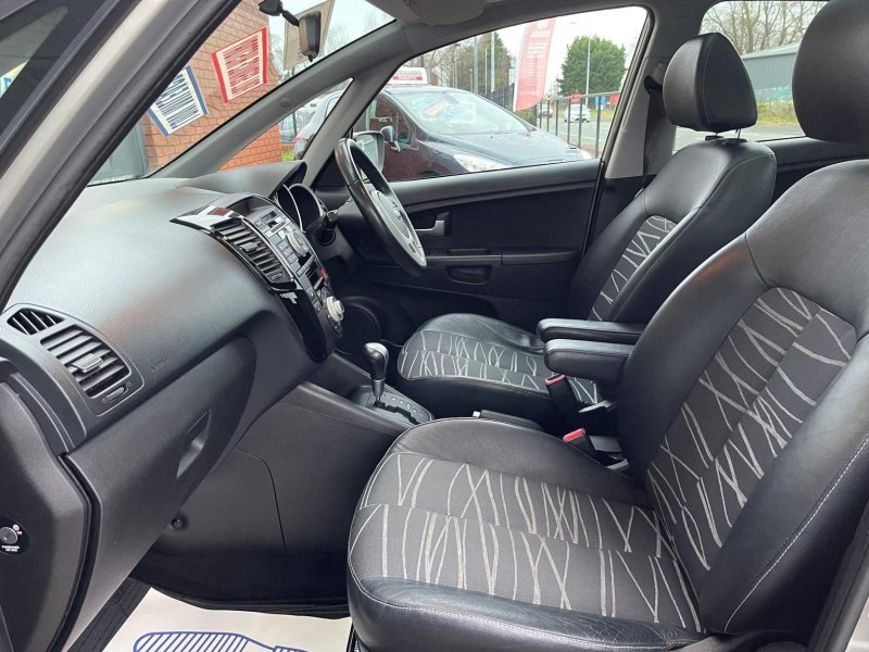 KIA VENGA