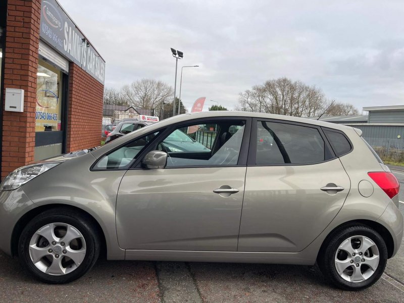 KIA VENGA