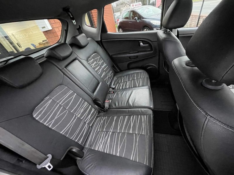 KIA VENGA