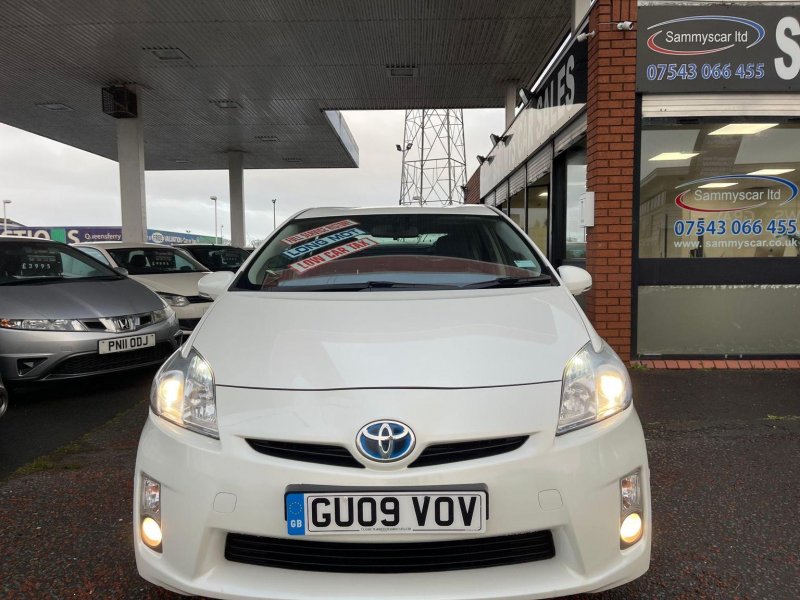 TOYOTA PRIUS