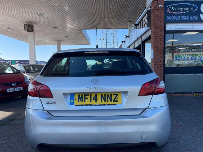 PEUGEOT 308