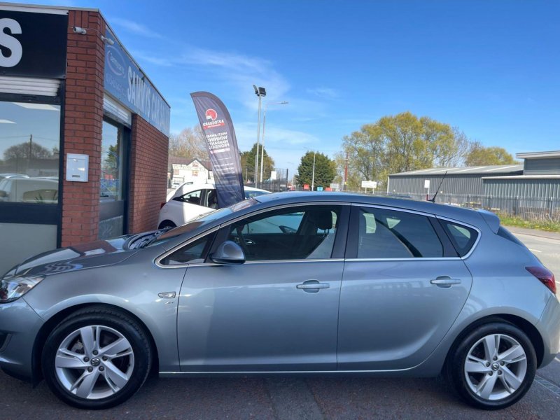 VAUXHALL ASTRA