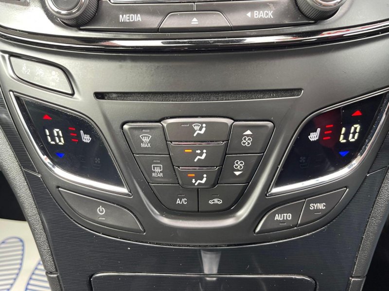 VAUXHALL INSIGNIA