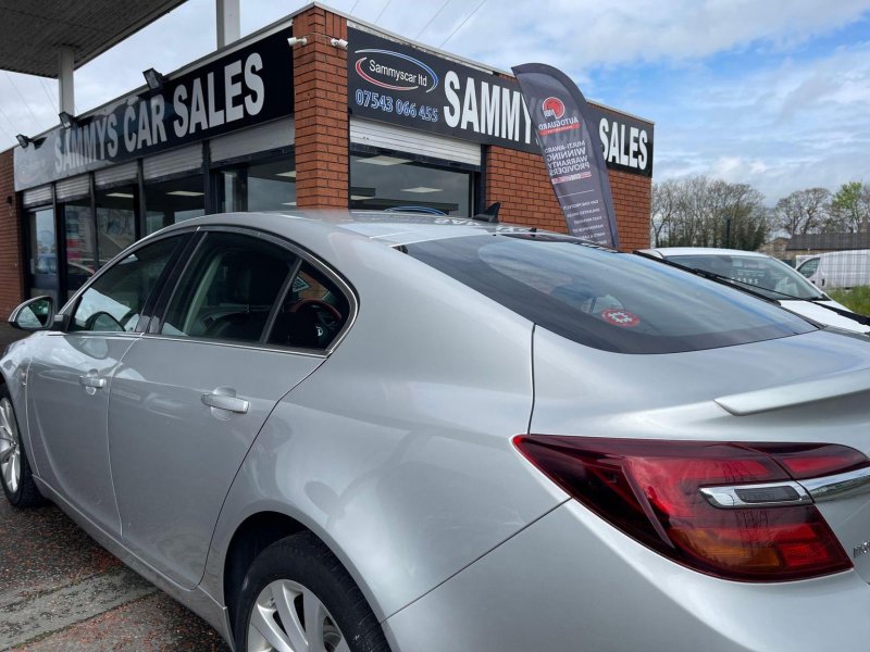 VAUXHALL INSIGNIA