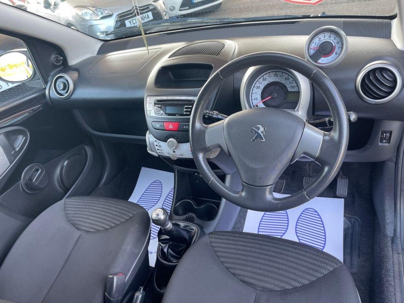 PEUGEOT 107