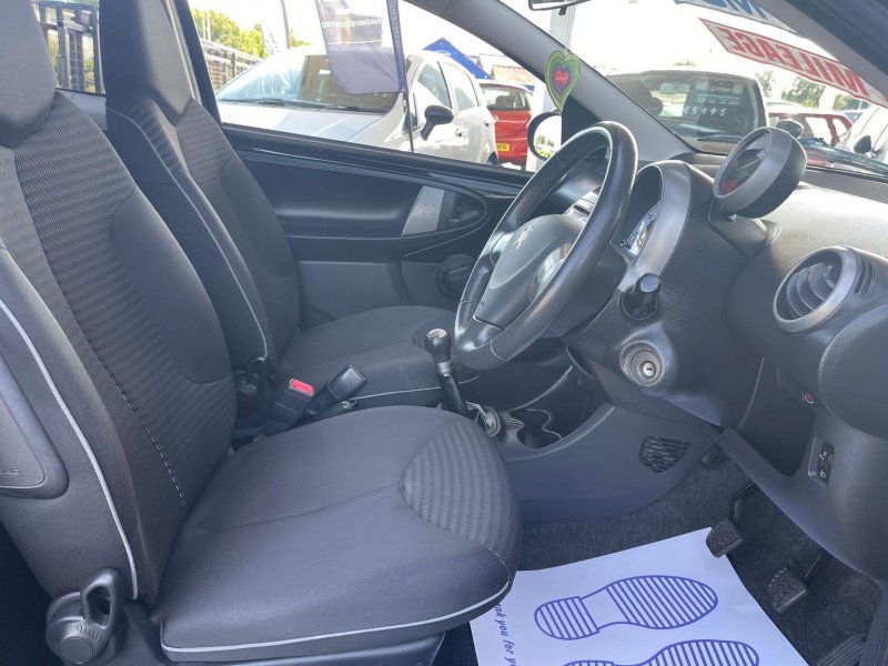 PEUGEOT 107