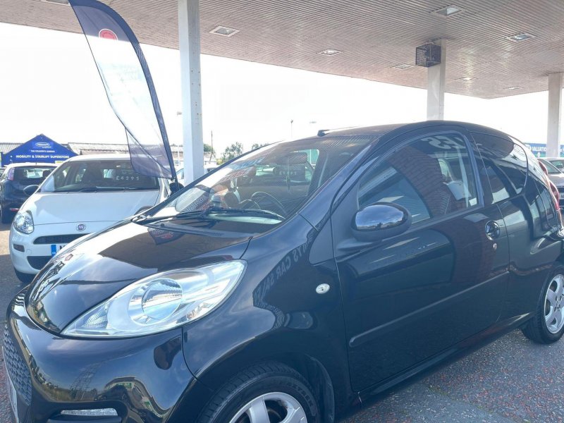 PEUGEOT 107
