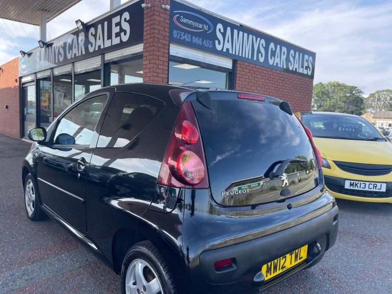 PEUGEOT 107