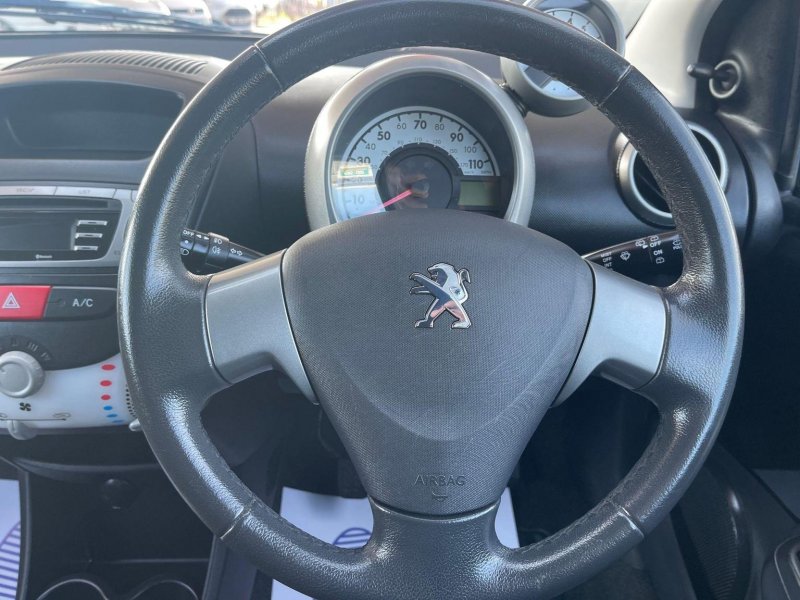 PEUGEOT 107