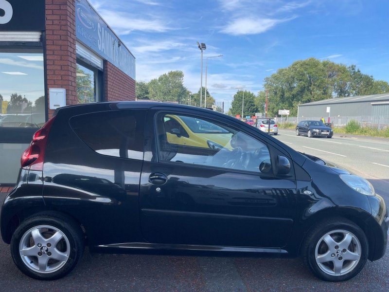 PEUGEOT 107