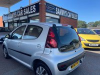 PEUGEOT 107
