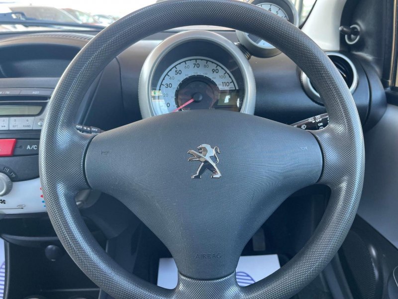 PEUGEOT 107