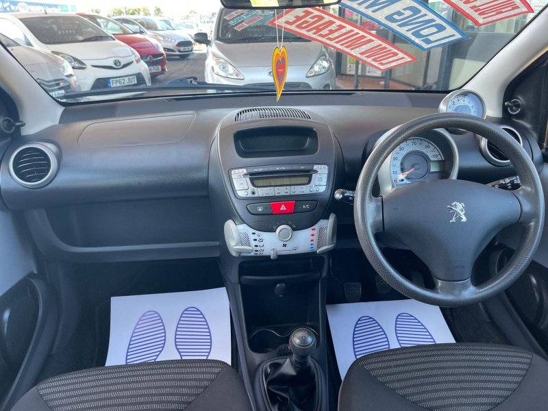 PEUGEOT 107