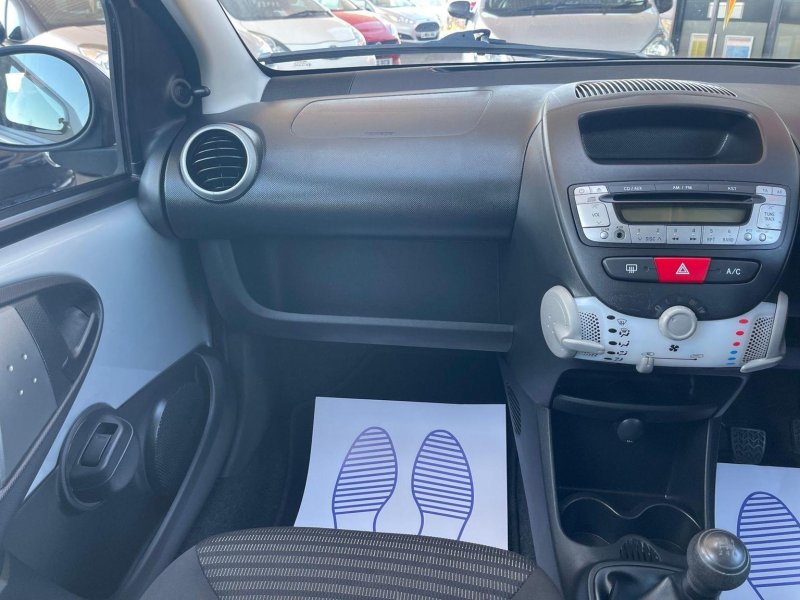 PEUGEOT 107